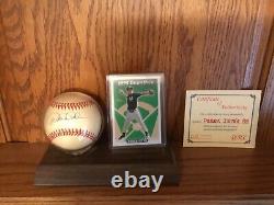 DEREK JETER AUTOGRAPHED OFFICIAL MAJOR LEAGUE BASEBALL COA With Mint RC