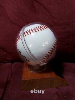 Hank Aaron Autographed Baseball. Rawlings OFFICIAL BALL NATIONAL LEAGUE