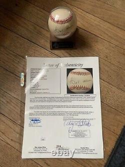 Hank Aaron Autographed Official Rawlings Baseball Signed with JSA LOA ZZ25616