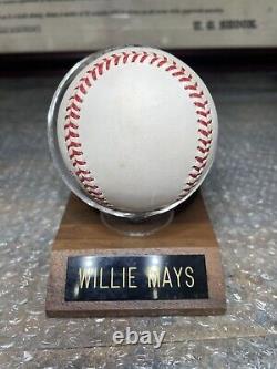 WILLIE MAYS Signed Official National League AUTO Baseball HOF PSA/DNA AUTHENTIC