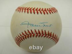Willie Mays Psa/dna Signed Official National League Baseball Autograph Z19644